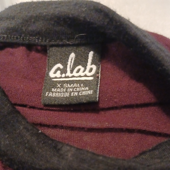 $4 Add-on Burgundy Alien Tee - Size XS - Picture 5 of 7